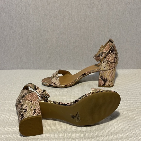Y. Not?. Snake skin, heel sandals. 9M - Picture 7 of 9